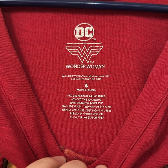 Wonder Woman Tank Top - Picture 3 of 3